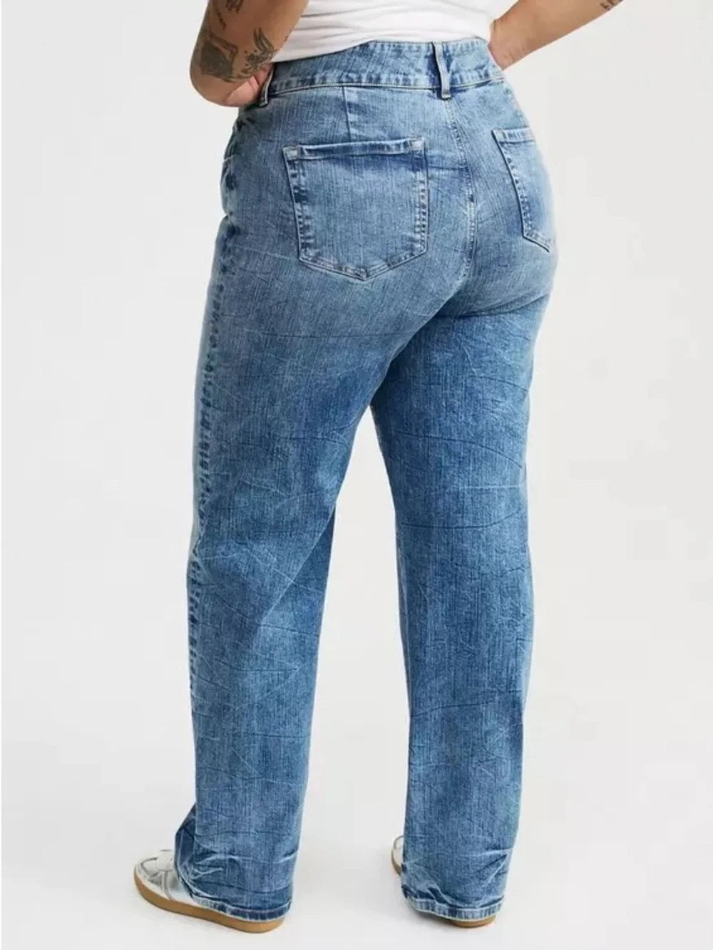Torrid High Rise 90’s Straight Jeans.  Size 18R